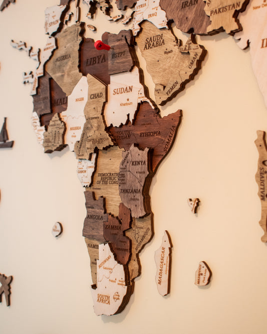 3D drvena mapa sveta